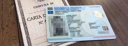 Carta-d-identita-vecchia-e-nuova_reference