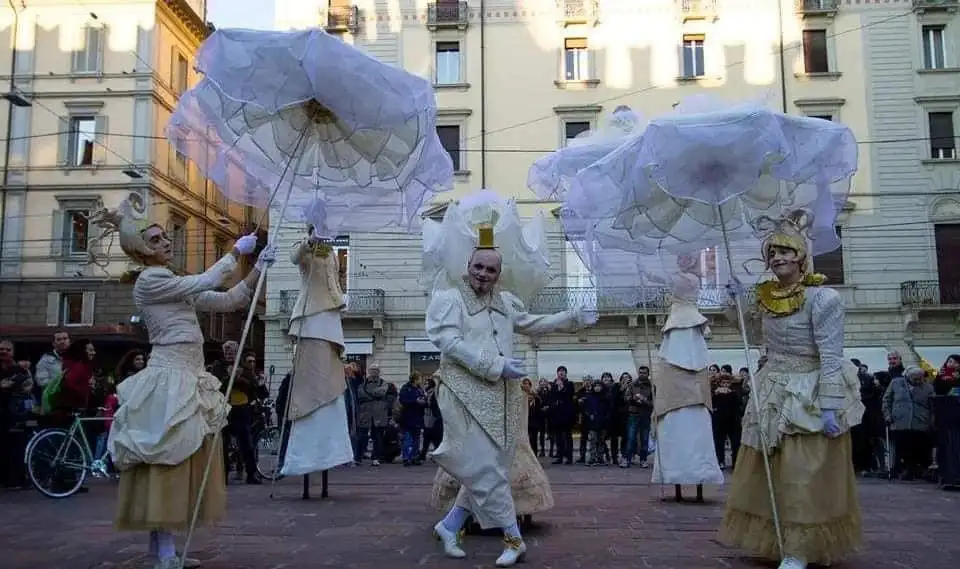 artisti in chiazza