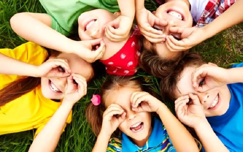 bambini-che-giocan-centriestivi_copy-2